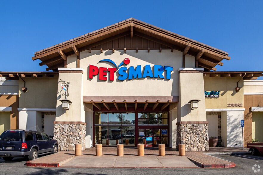 More Photos Of 23602-23624 El Toro Rd, Lake Forest General Retail For Lease