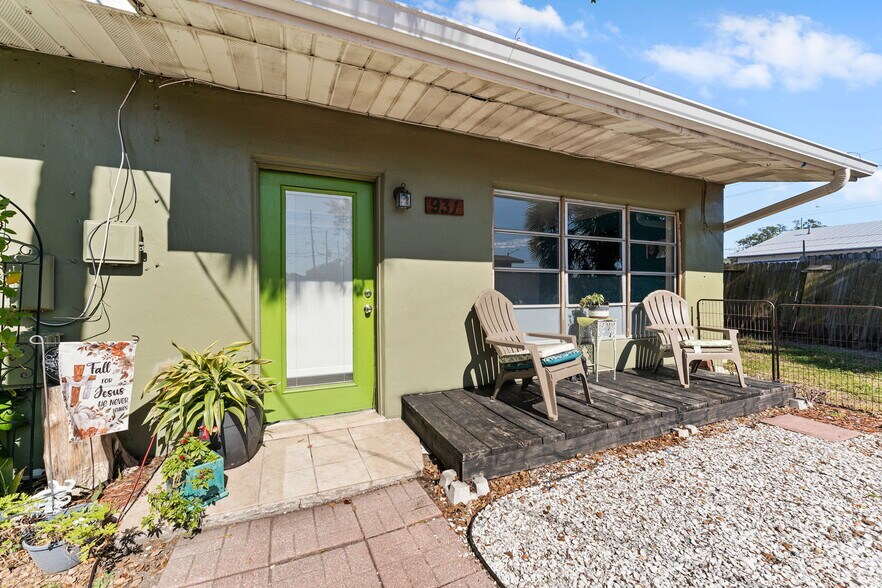 More Photos Of 925 Florida Ave, Palm Harbor Office Residential For Sale