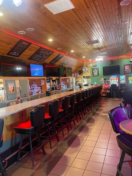 More Photos Of 8101 Schofield Ave, Weston Bar For Sale