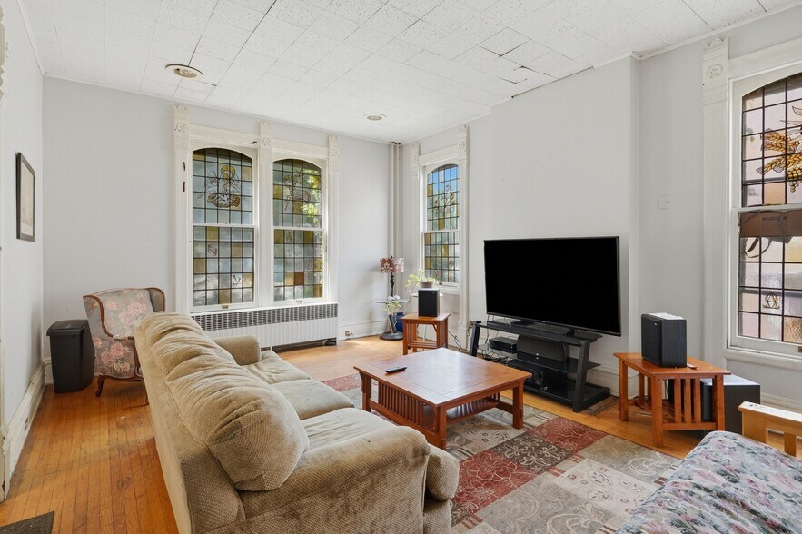 More Photos Of 40 S Hamilton St, Poughkeepsie Apartments For Sale
