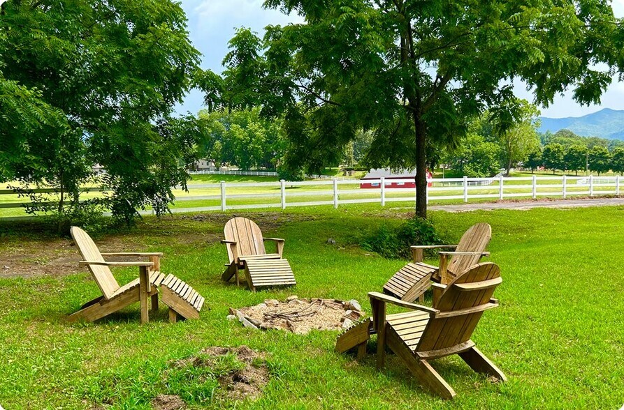 More Photos Of 45 Caboose Creek Ln, Andrews Specialty For Sale