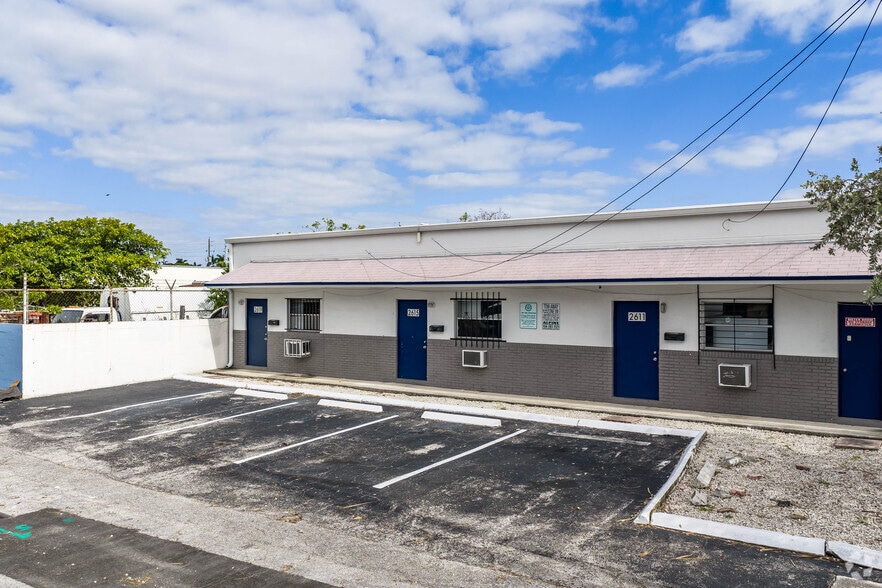 More Photos Of 2610-2619 NW 4th St, Fort Lauderdale Warehouse For Lease