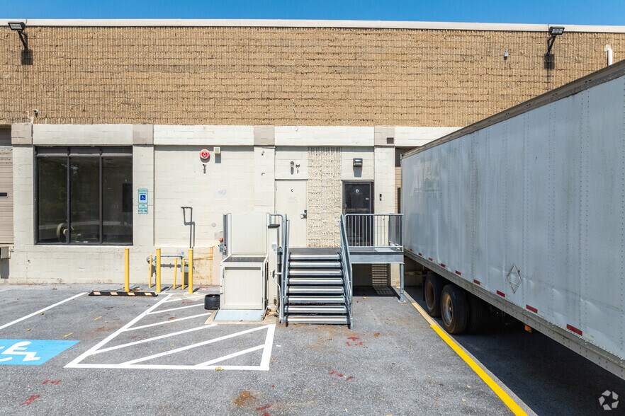 More Photos Of 9525 Berger Rd, Columbia Warehouse For Lease