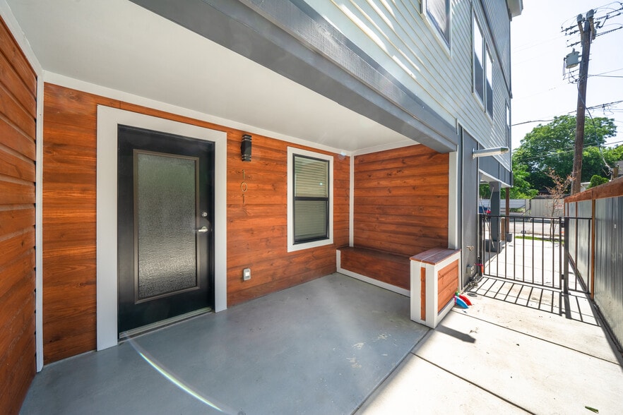 More Photos Of 225 S Pine St, San Antonio Apartments For Sale