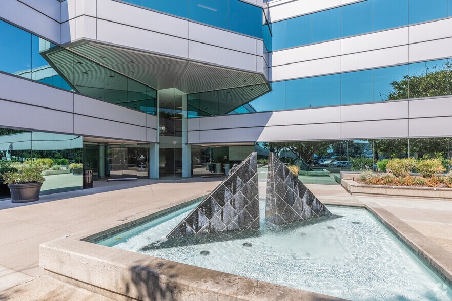 Primary Photo Of 5963 La Place Ct, Carlsbad Office For Lease