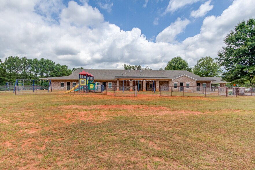 More Photos Of 495 Harbins Rd, Dacula Daycare Center For Sale
