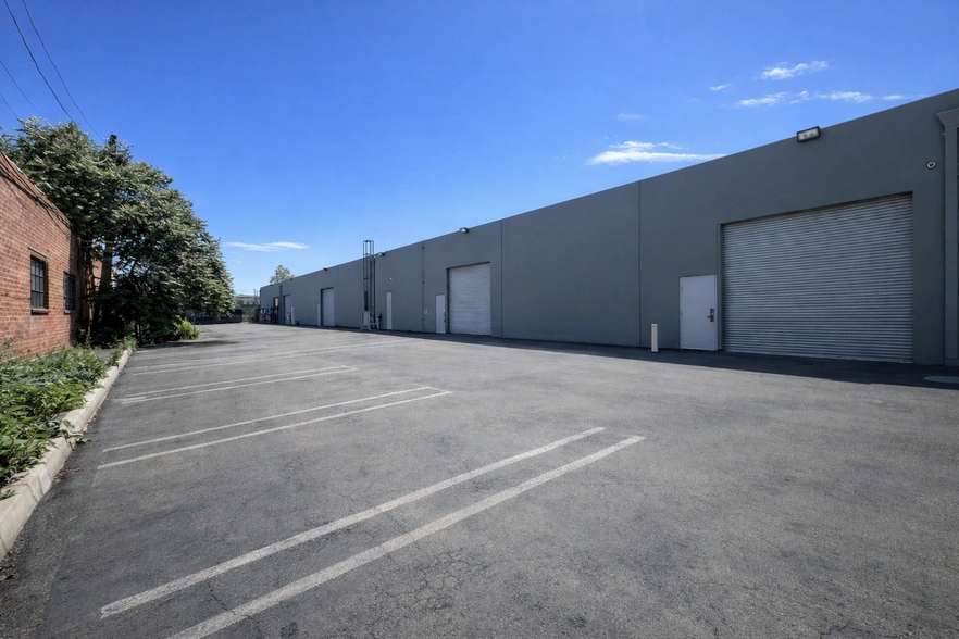 More Photos Of 8320-8350 Isis Ave, Los Angeles Industrial For Sale