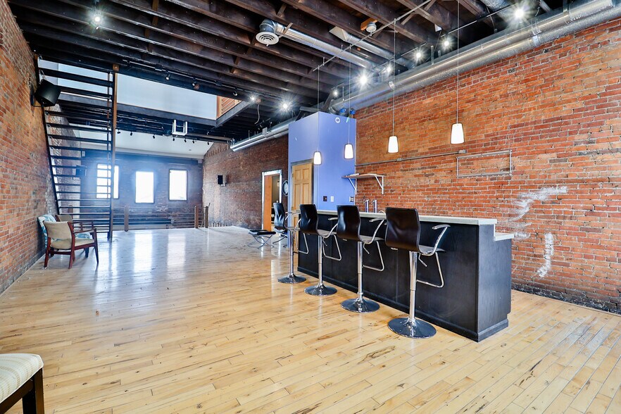 More Photos Of 102-104 W Columbus St, Kenton Office Residential For Sale