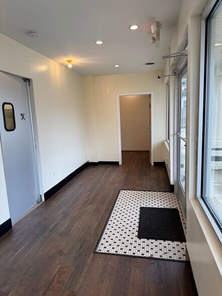 More Photos Of 1600 Princess Anne St, Fredericksburg Storefront Retail Office For Sale