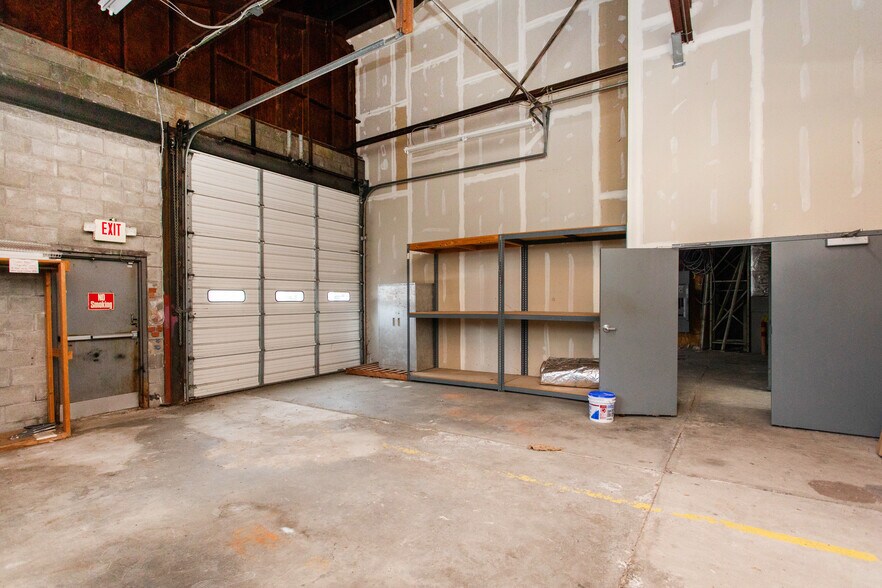 More Photos Of 1995 Central Ave, Albany Storefront Retail Office For Lease