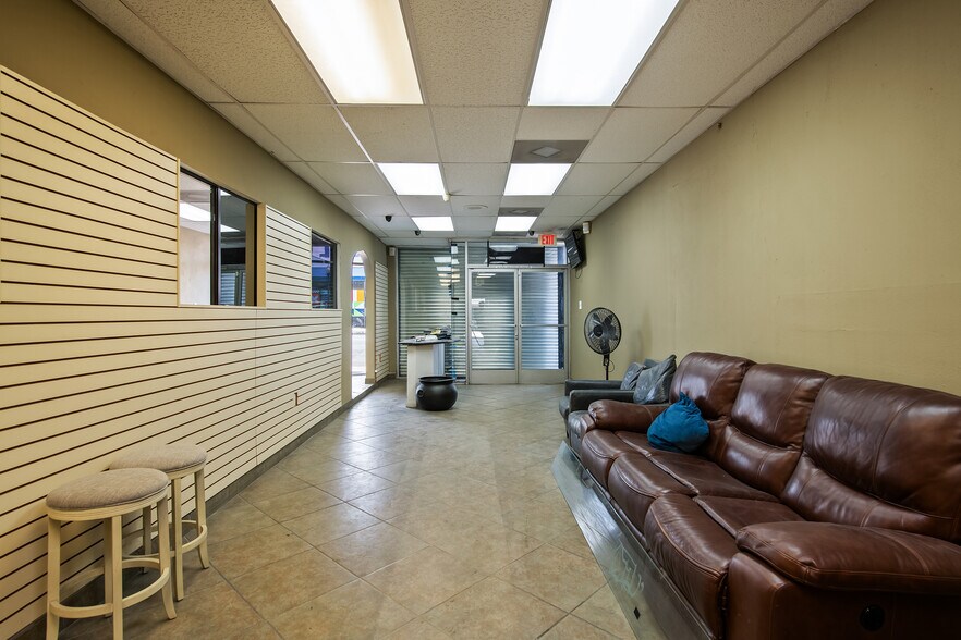 More Photos Of 355-359 N Fairfax Ave, Los Angeles Storefront Retail Office For Lease