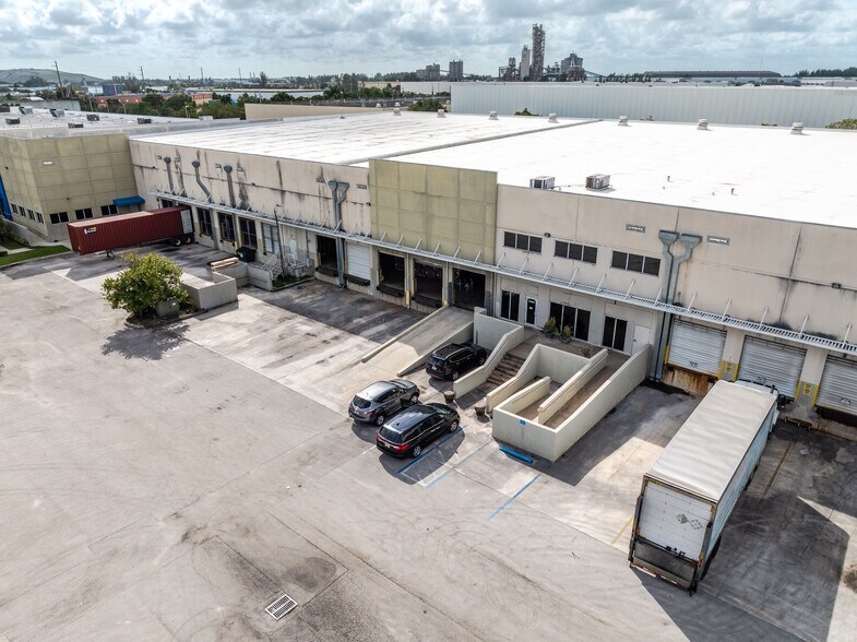 More Photos Of 12860-12864 NW South River Dr, Medley Warehouse For Lease