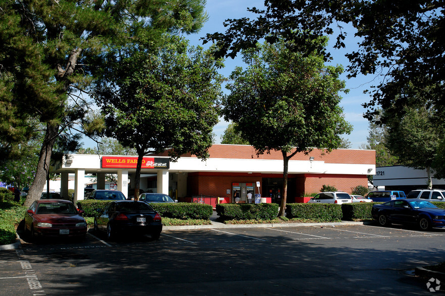 Primary Photo Of 11701 Telegraph Rd, Santa Fe Springs Bank For Lease