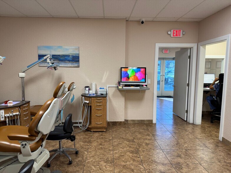 More Photos Of 1696 S Military Trl, West Palm Beach Medical For Lease