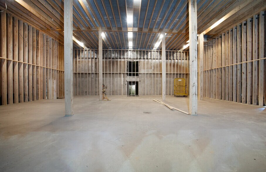 More Photos Of 15393 Highway 64 W, Tyler Warehouse For Lease