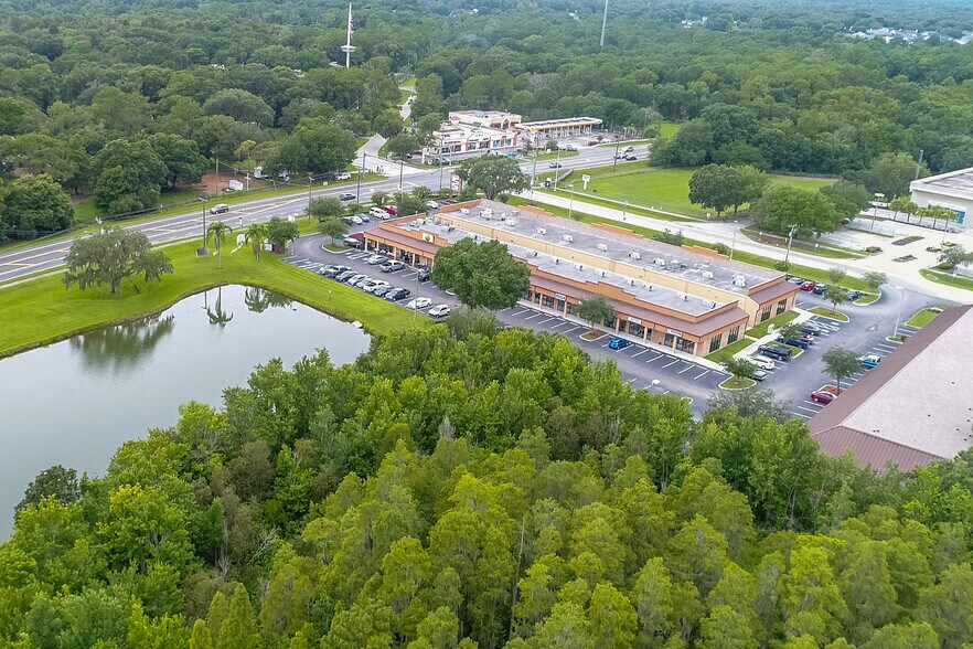 More Photos Of 4325 Lynx Paw Trail, Valrico General Retail For Lease