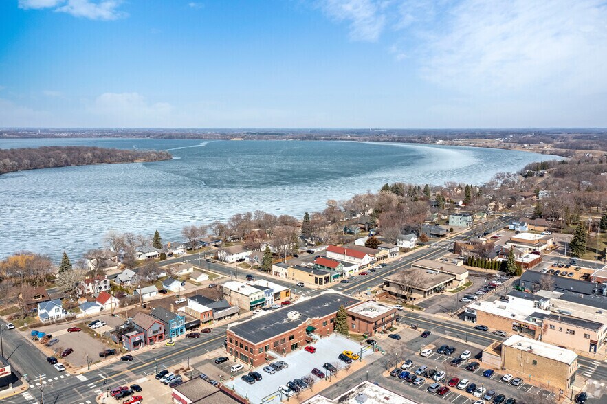 More Photos Of 101-129 Main St W, Waconia Medical For Lease