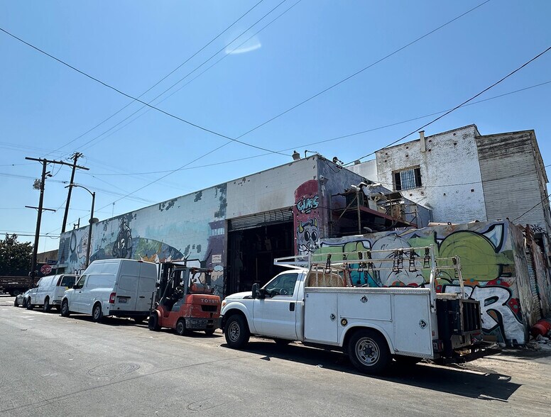 More Photos Of 3301 S Main St, Los Angeles Warehouse For Sale