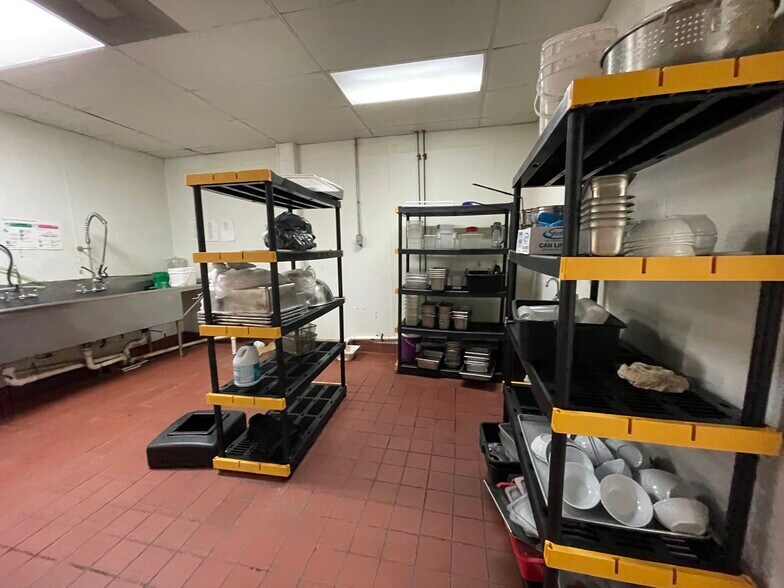 More Photos Of 3105 Saint Paul St, Baltimore Storefront Retail Residential For Lease