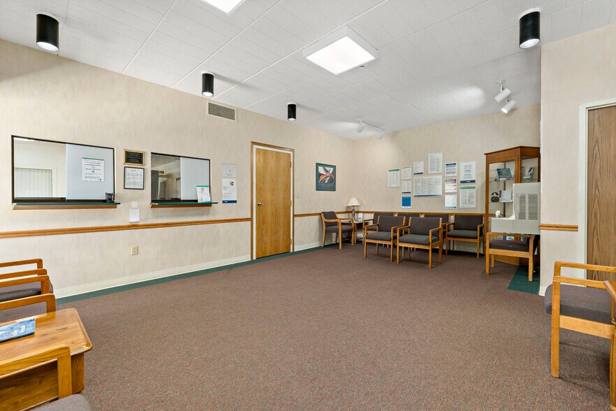 More Photos Of 7125 Saltsburg Rd, Pittsburgh Medical For Sale
