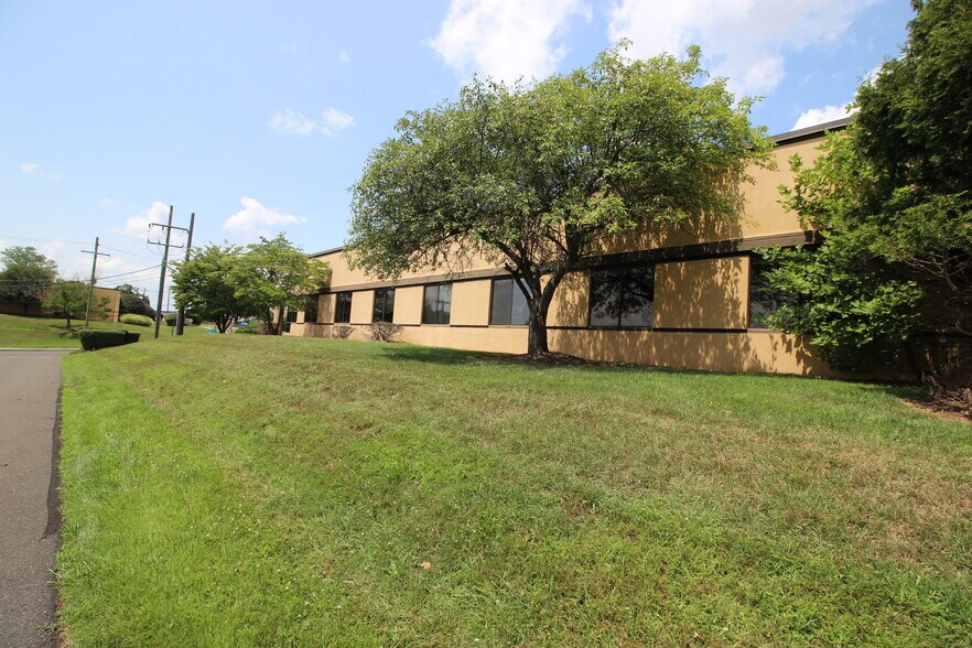 More Photos Of 455 Maryland Dr, Fort Washington Light Manufacturing For Sale