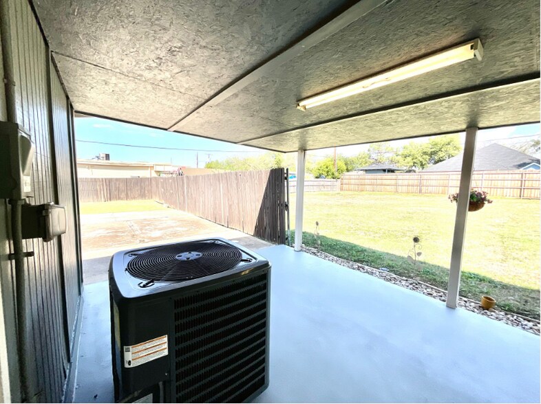 More Photos Of 5617 Watauga Rd, Watauga Storefront Retail Office For Sale