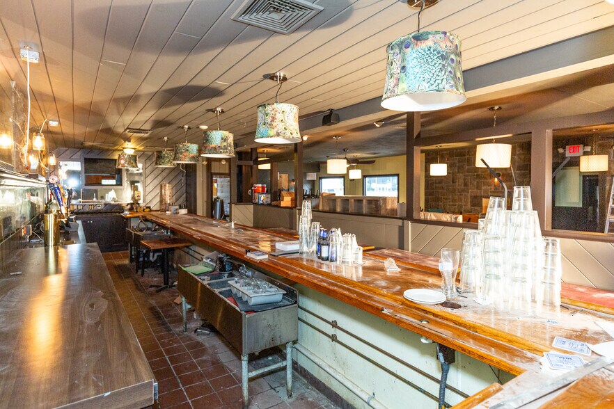 More Photos Of 332 Farnum Pike, Smithfield Restaurant For Sale