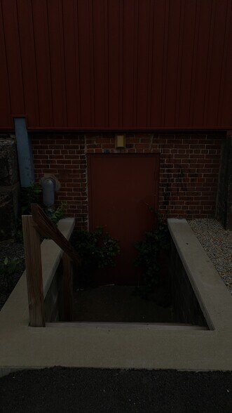 More Photos Of 51-55 Lake St, Nashua Light Manufacturing For Sale
