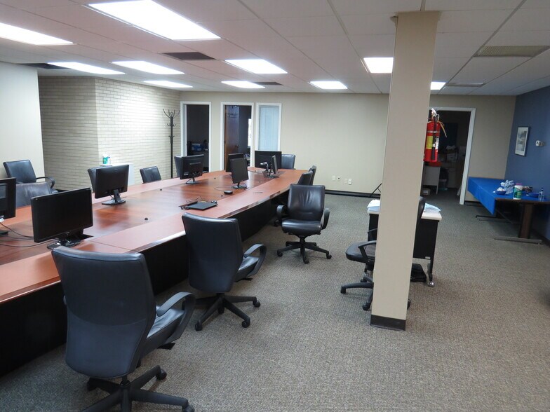 More Photos Of 2111 W Lincoln Hwy, Merrillville Loft Creative Space For Lease