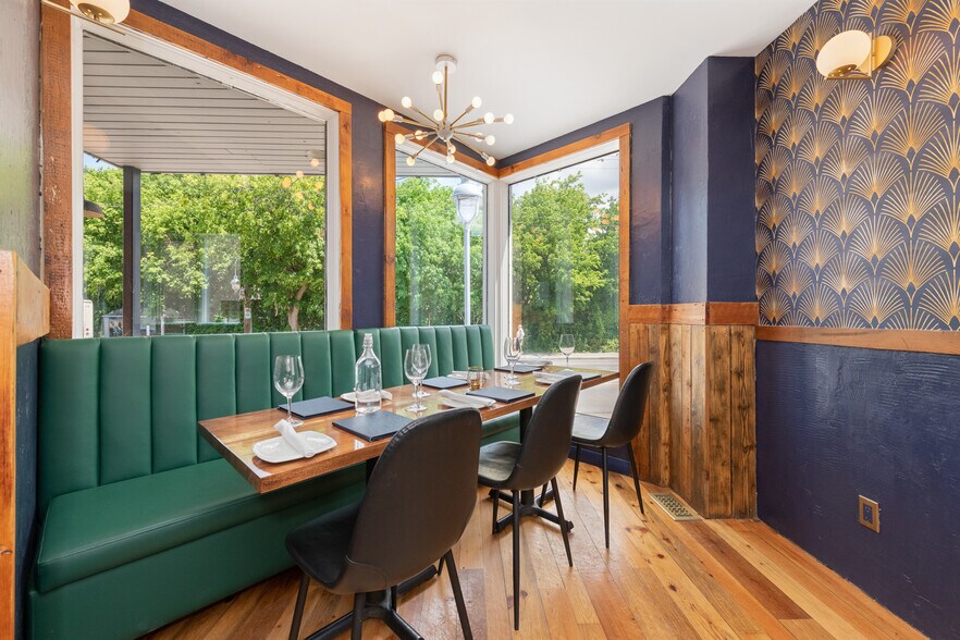 More Photos Of 268 Preston St, Ottawa Storefront For Sale