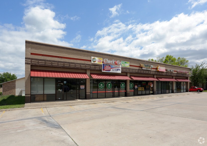 More Photos Of 4909 Texoma Pky, Sherman Storefront For Lease