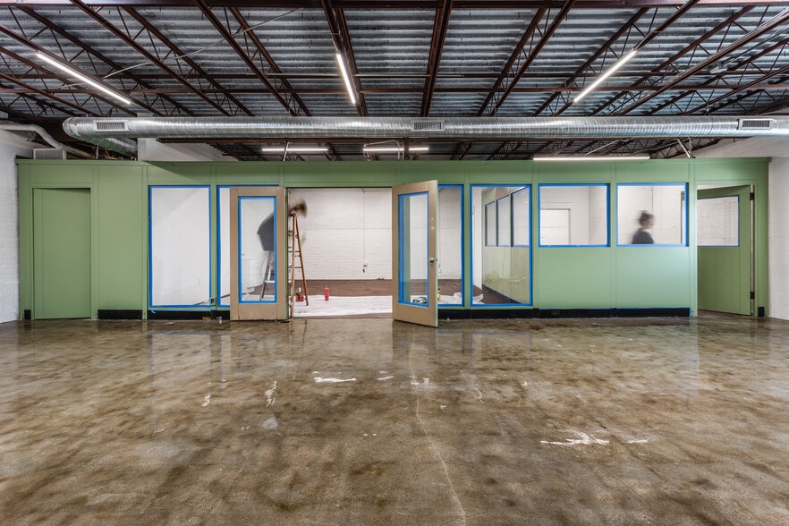 More Photos Of 4201 Millersville Rd, Indianapolis Research And Development For Lease