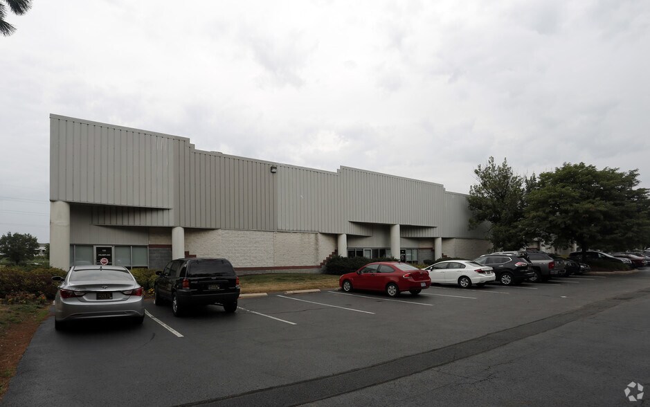 More Photos Of 2 Lukens Dr, New Castle Warehouse For Lease