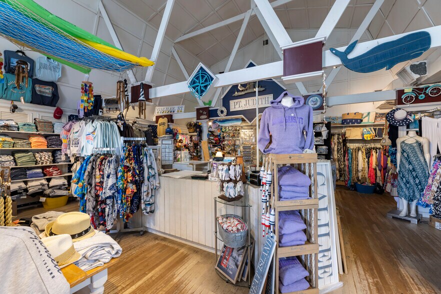 More Photos Of 311 Great Island Rd, Narragansett Freestanding For Sale