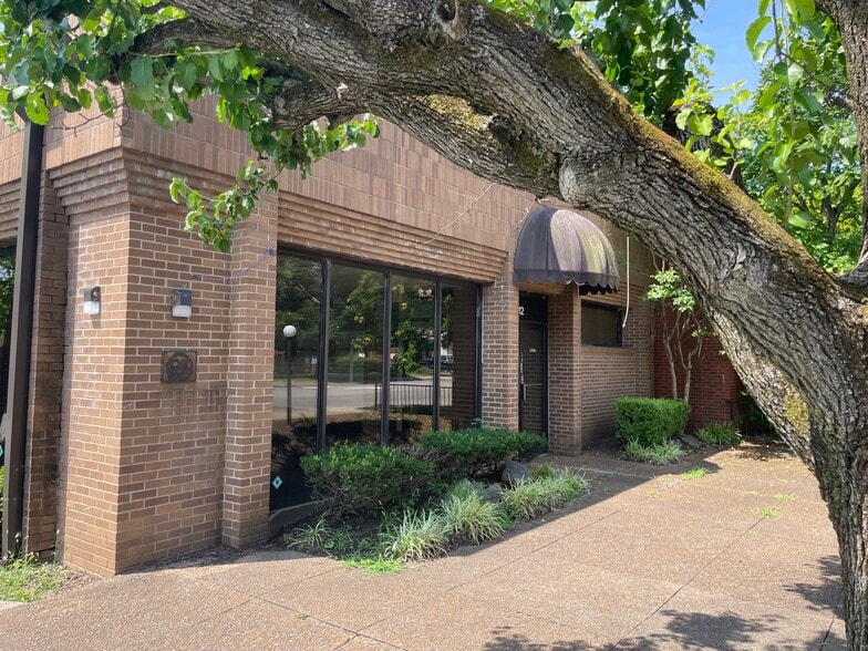 More Photos Of 312 Madison St, Clarksville Office For Sale
