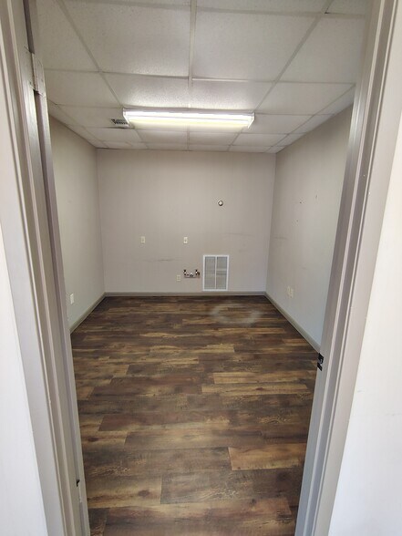 More Photos Of 915 E Georgia Ave, Ruston Warehouse For Lease