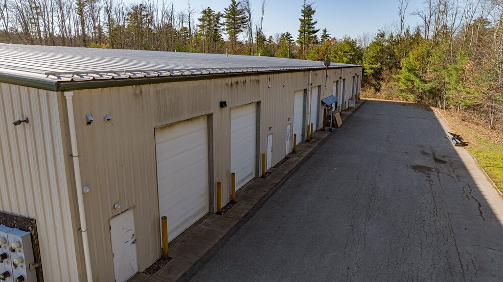 More Photos Of 95 Ledge Rd, Seabrook Service For Lease