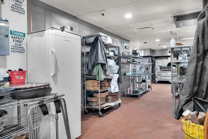 More Photos Of 345 W Foothill Blvd, Upland Restaurant For Sale