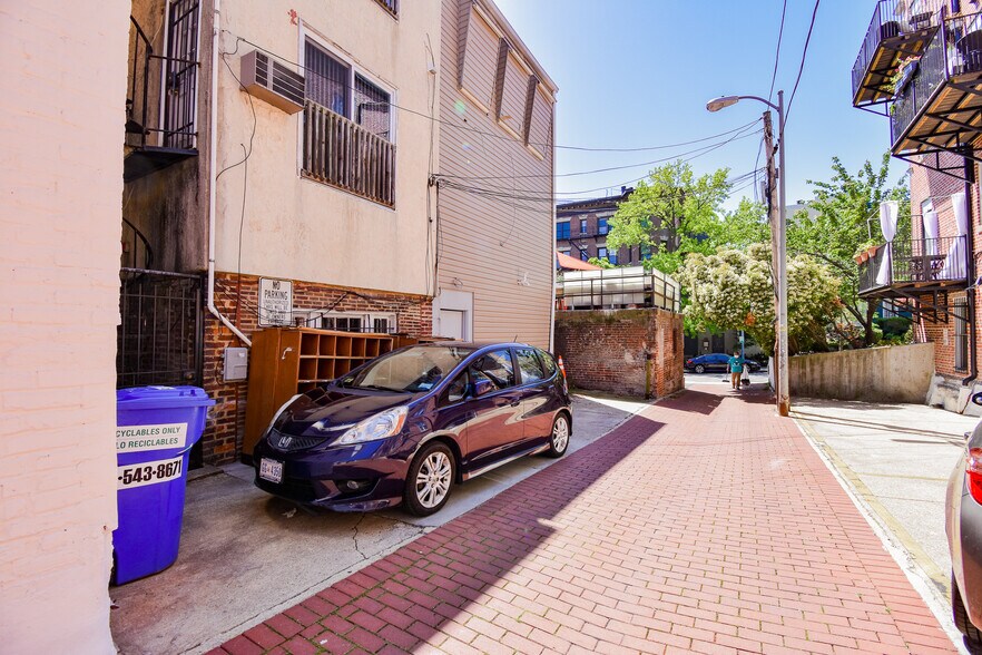 More Photos Of 2104 18th St NW, Washington Storefront Retail Residential For Lease