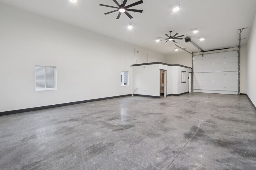 More Photos Of 407 Wengel dr, Reedsburg Light Manufacturing For Lease