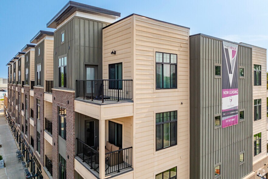 More Photos Of 2010-2024 E Michigan Ave, Lansing Apartments For Sale