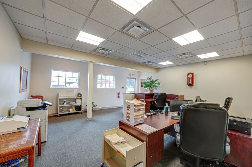More Photos Of 1698 Roosevelt Ave, Bohemia Office For Sale