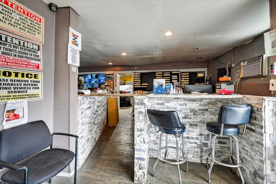 More Photos Of 1339-1347 Windrim Ave, Philadelphia Auto Repair For Sale