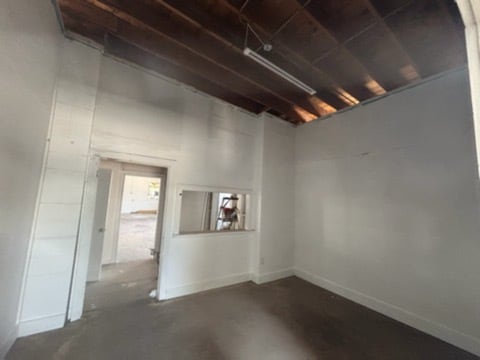 More Photos Of 1024 S Main St, Gainesville Warehouse For Lease