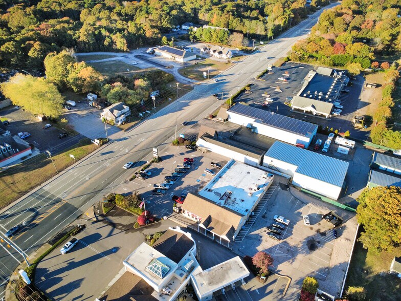 More Photos Of 240 Post Rd, Westerly Storefront Retail Office For Lease
