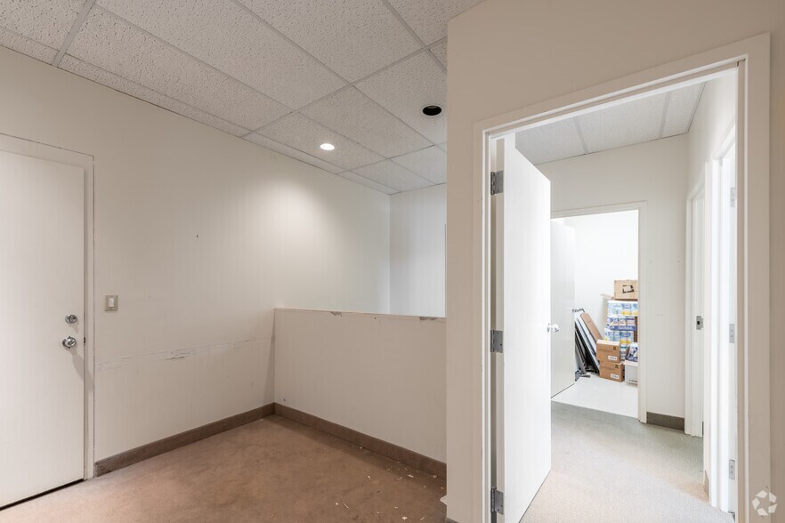 More Photos Of 1 Washington St, Wellesley Medical For Lease