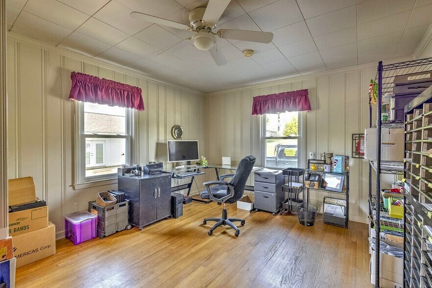 More Photos Of 719 Coshocton Ave, Mount Vernon Office For Sale