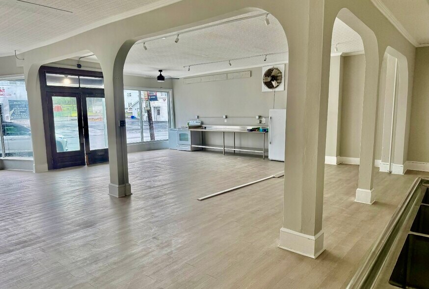 More Photos Of 288 Main St, Pittston General Retail For Sale