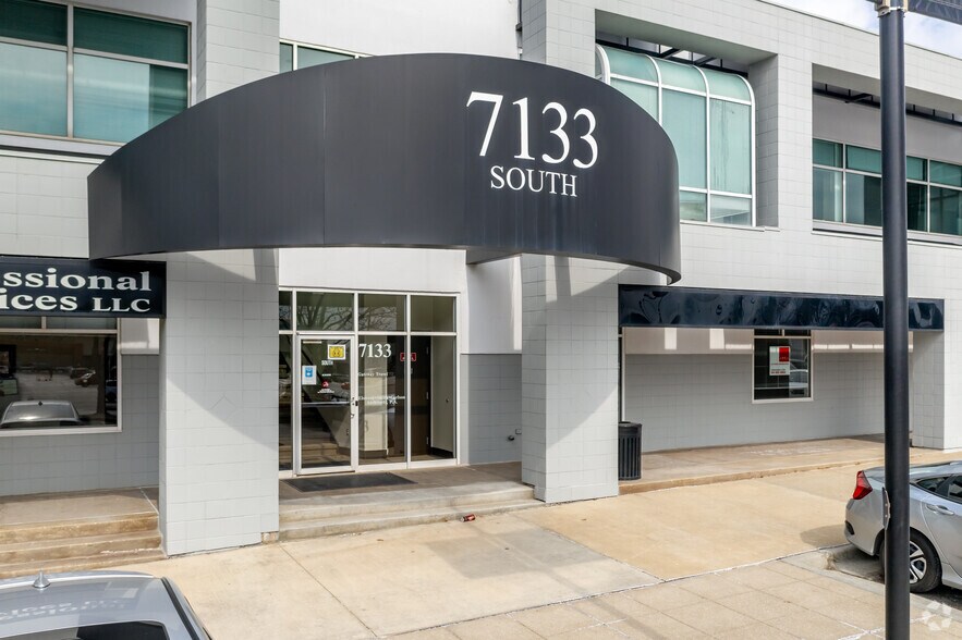 More Photos Of 7171 W 95th St, Overland Park Unknown For Lease