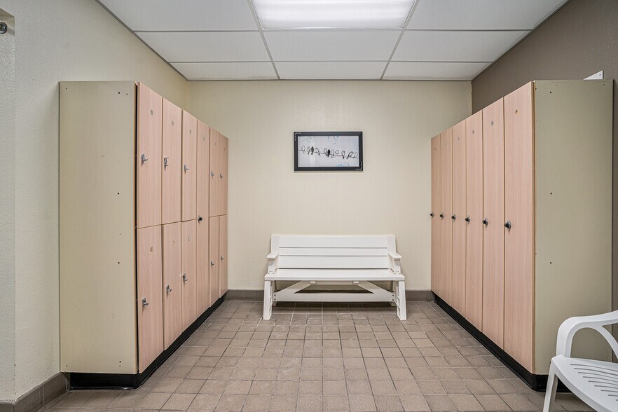 More Photos Of 1014 N Nolan River Rd, Cleburne Medical For Sale